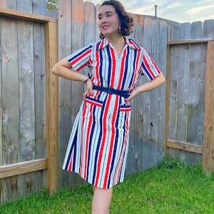 Vintage 60&#39;s 70&#39;s shift zip up dress, size L, polyknit, red white blue stripes, navy blue belt, mod midi dress, front pockets, short sleeve