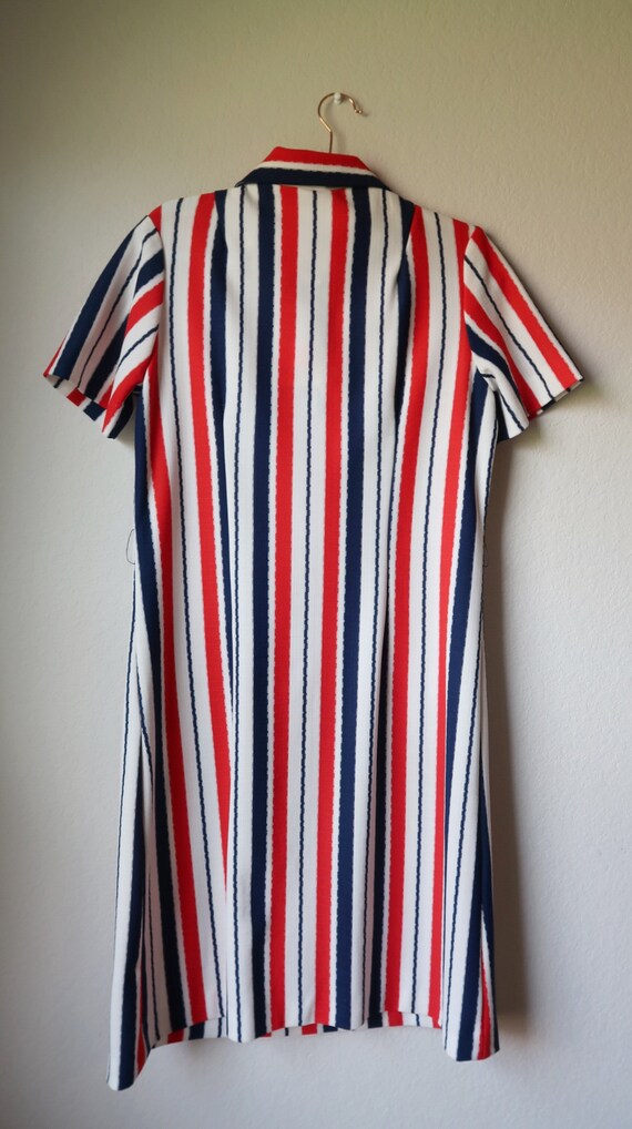 Vintage 60's 70's shift zip up dress, size L, pol… - image 7