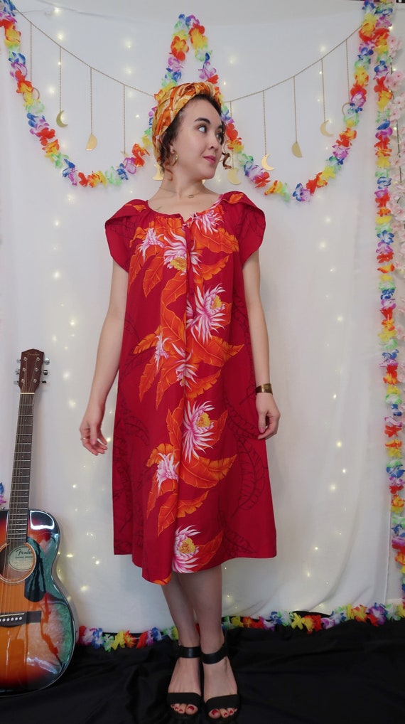 Vintage 70's / 80's hawaiian red muumuu dress, li… - image 3