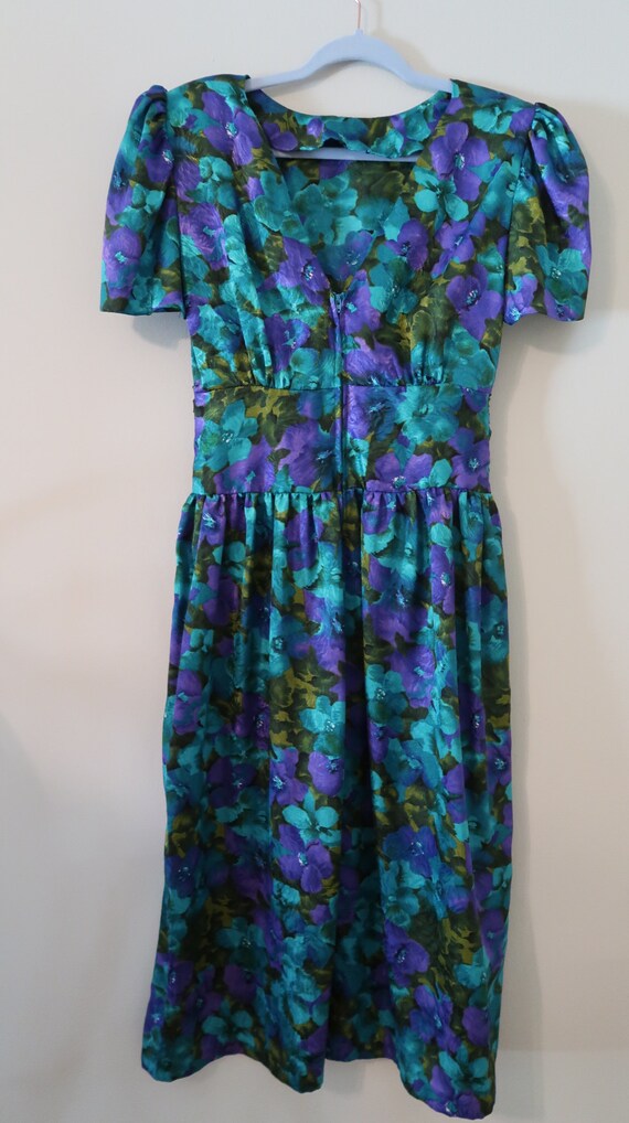 Vintage 80's silky floral cocktail dress, fits si… - image 7