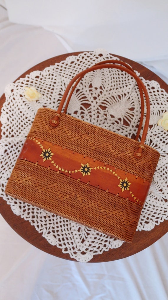 Vintage rattan floral purse, woven wood bag w/ pai