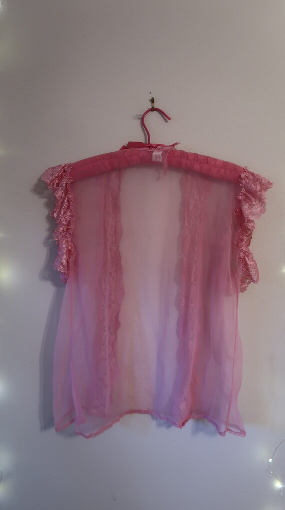 Vintage 70's / 80's short pink peignor robe, size… - image 5