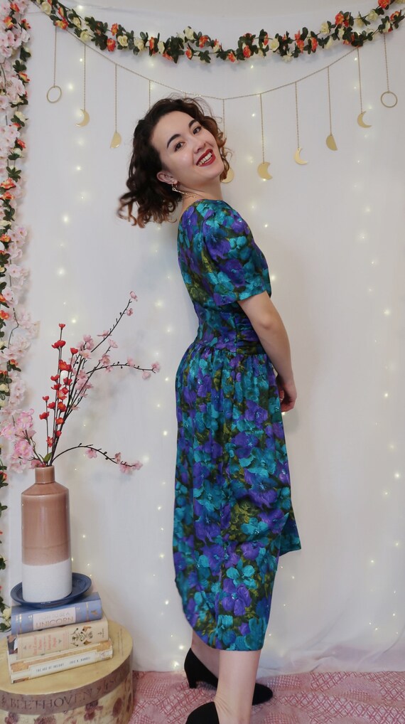 Vintage 80's silky floral cocktail dress, fits si… - image 2