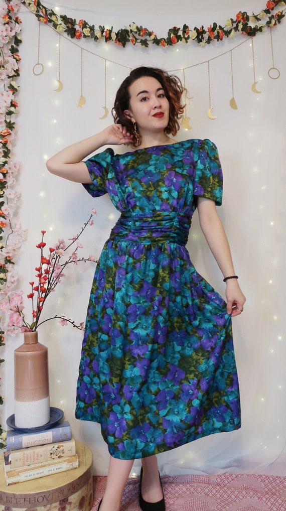Vintage 80's silky floral cocktail dress, fits si… - image 1