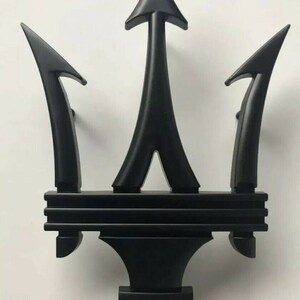 MASERATI GRANDTURISMO GHIBILI quattroporte trident black emblem grille 67224700