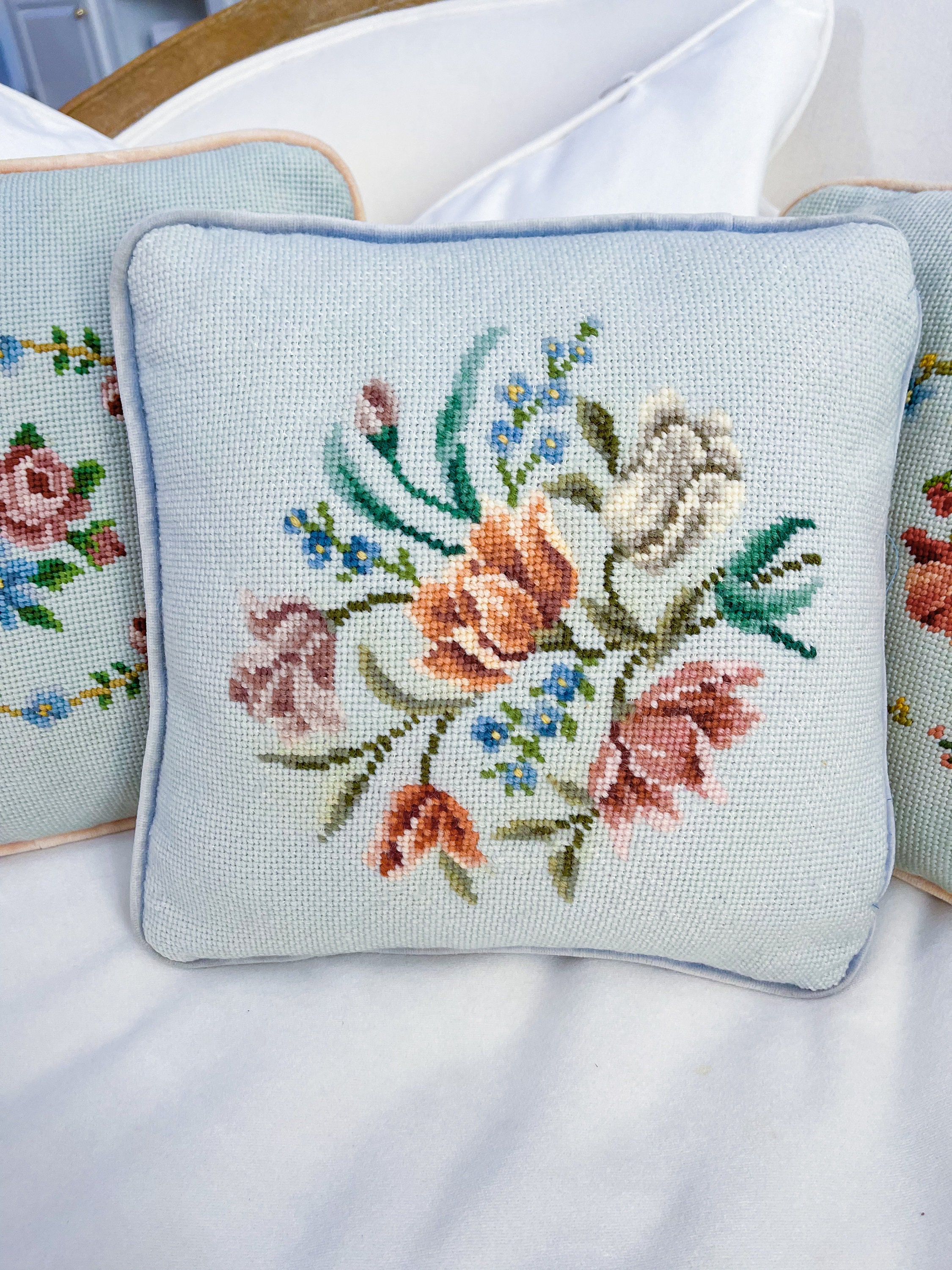 24″x24″ Cabbage Roses Needlepoint Pillow Cover 12981139 – Goodluck