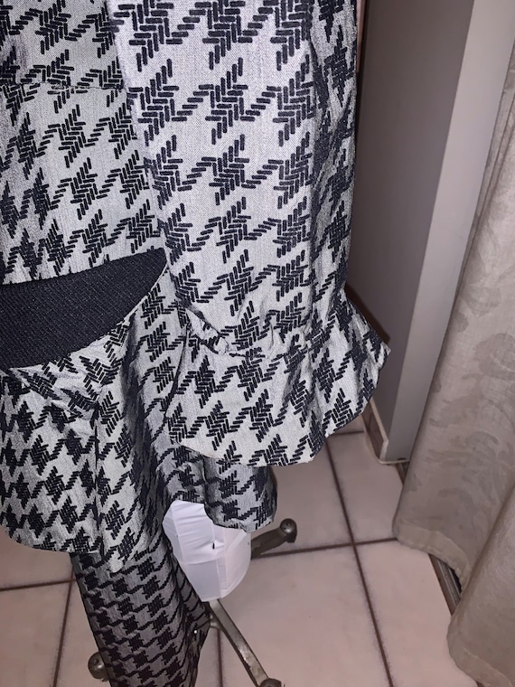 Houndstooth pattern pant suit - image 5