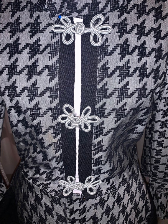 Houndstooth pattern pant suit - image 9