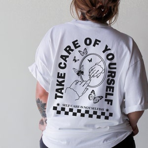 Kümmern Sie sich um Komfortfarben Grafik-T-Shirt Schmetterling Retro-Shirt Selbstpflege-Shirt Reto Stil Vintage-Stil Tshirt Oversized Tee