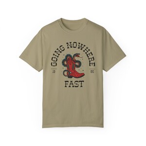 Camiseta con gráfico vintage del oeste: Camisa estilo tatuaje con colores cómodos Khaki