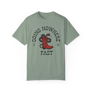Camiseta con gráfico vintage del oeste: Camisa estilo tatuaje con colores cómodos Bay