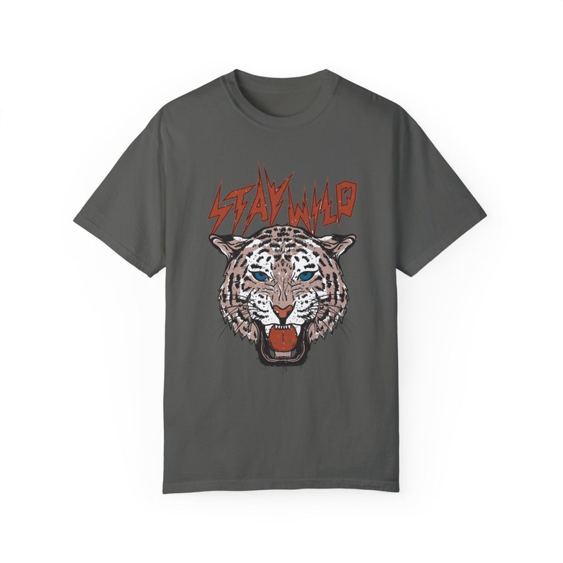 T-shirt graphique Stay Wild Cheetah - T-shirt à bascule vintage Comfort Colors Pepper