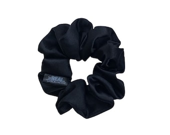PETITE Midnight Boba Satin Scrunchie // Piccolo elastico per capelli in seta nera, Mini accessorio per capelli fatto a mano, Piccolo elastico per capelli morbido e scuro, Regalo per lei