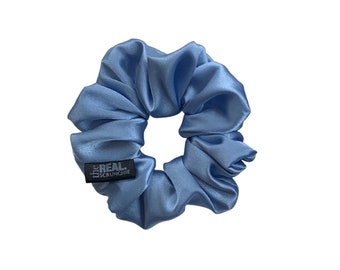PETITE Scrunchies in raso blu cielo Martini // Piccolo elastico per capelli in seta blu, Mini accessori per capelli fatti a mano, Classico piccolo elastico liscio per capelli