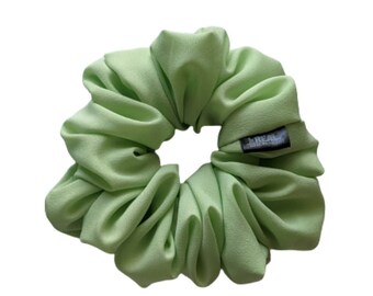 GRANDE Scrunchies in chiffon color lime // Accessori per capelli verde chiaro, elastico per capelli XXL fatto a mano, regalo Jumbo morbido e leggero per lei