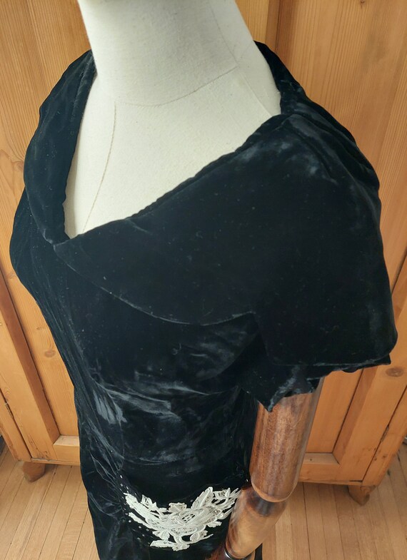 40s 50s velvet dress with lace rhinestone pocket … - image 6