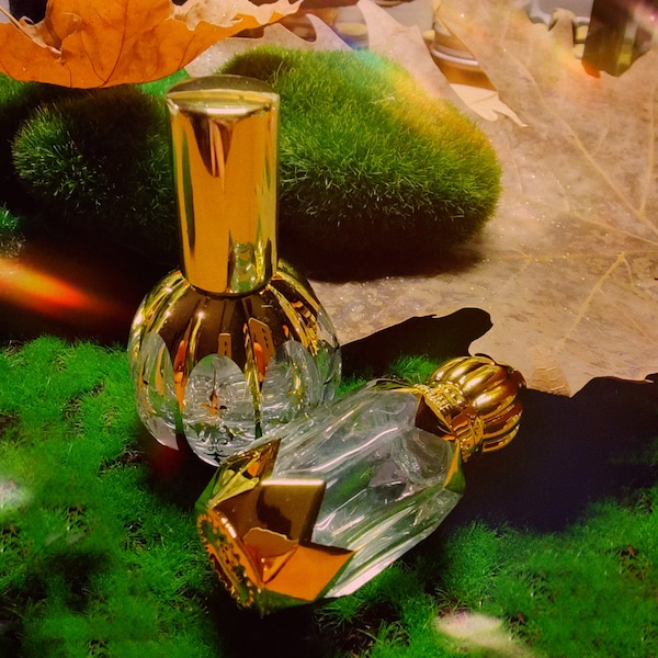 Artisan Perfume Oil "Apricot Sunset" (Red Apricot, Manuka Honey, White Amber)