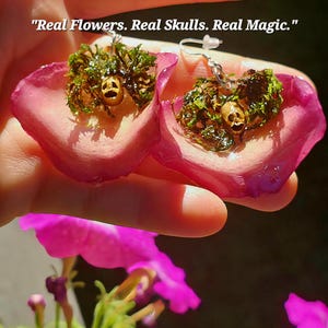 Real Snapdragon Skull Earrings – Gothic Rose Petal&Moss Jewelry|Sterling Silver Witchy Botanical Earrings|Nature Inspired Statement Jewelry