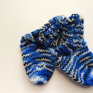 Baby socks knitted first socks 10 cm 3-6 months blau natur meliert