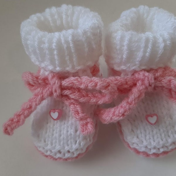 Babyschuhe  Strickschuhe Taufschuhe weiß gestrickt Herz