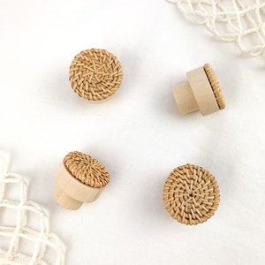 Round furniture knob made of wood and rattan / furniture handle for children&#39;s room