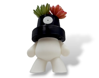 Pot heads - graffiti style - desktop mini planters