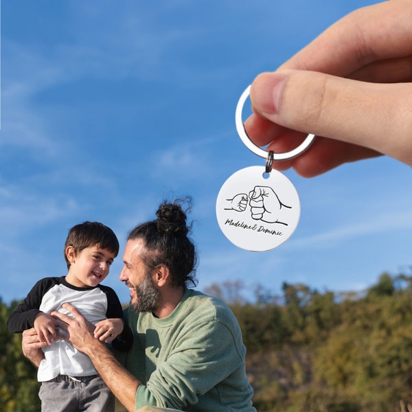 Personalized Daddy's Team Fist Bump Keychain, Custom Dad Stainless Keychain, Engraved Daddy Fist Bump Key Ring, Father's Day Gift from Kids