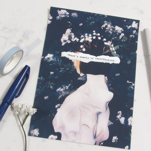 Reproduction d'art « Hélène » de Gustav Klimt - Poster citation « Il y a de la beauté dans l'imperfection » | Dessin de portrait, Cottagecore, Dessin floral