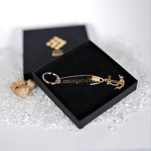 Maritime Autospiegel Deko mit Anker, echt vergoldet mit Diamant Gravur und Lederband und Schlüsselring in Geschenkbox