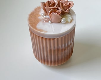 Handcrafted Resin Pen Holder: Floral Design, Customizable Lid