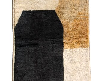 Authentic Moroccan Beni Ourain Wool Rug - Modern Geometric Design size 150x100 cm available to ship