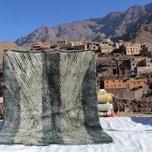 Moroccan rugs, Moroccan carpets, handmade rugs, authentic rugs, intricate patterns, vibrant colors.