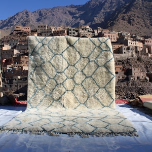 Moroccan rugs, Moroccan carpets, handmade rugs, authentic rugs, intricate patterns, vibrant colors.