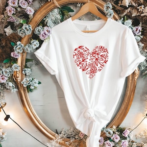T-shirt cuore floreale / Tshirt cuore / T-shirt per la festa della mamma / Camicia d'amore / Regali per mamma <3