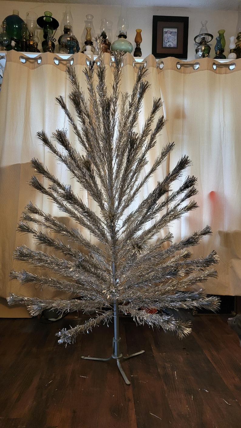 6.5ft Peco brand vintage aluminum tree with color light image 1