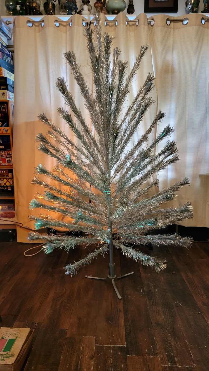 6.5ft Peco brand vintage aluminum tree with color light image 4