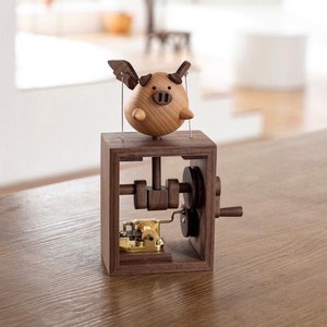 Flying Pig Music Box, Cow Music Box, Animal Music Box, Hand-cranked Octave Box, Music Box, Creative Music Box, Octave Box, Wood Music Box