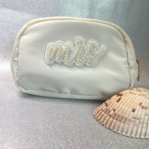 Bachelorette party custom bridesmaid fanny pack personalized gift mama bride mrs bridal shower concert crossbody bag women girls his & hers