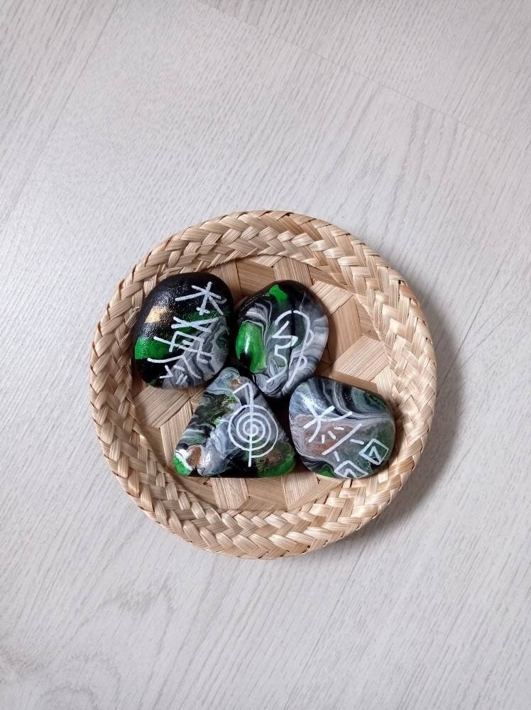 Galets Symboles Reiki