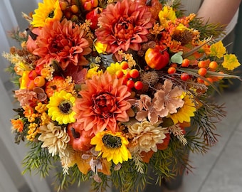 Fall Pumpkin Wreath: Sunflower, Maple Leaf & Pine Cone Decor
