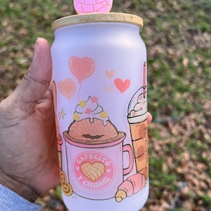 Cafecito y Chisme can Glass, Cafecito y bunny Gift, Gift Cafecito y conejito Coffee cup, Latina Friend gift for latina coffee and gossip cup