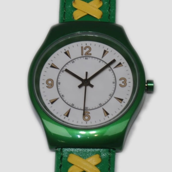 Montre en aluminium vert avec beau bracelet en cuir