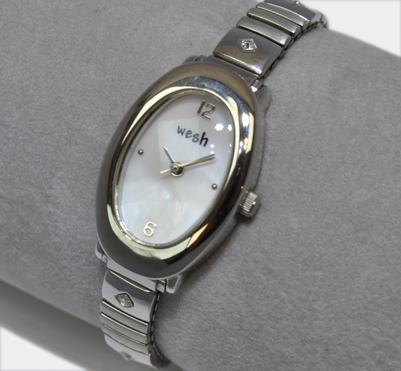 Ravel - Montre Femme à Bracelet Extensible en Acier Inoxydable avec Grands Chiffres - Ton Or
