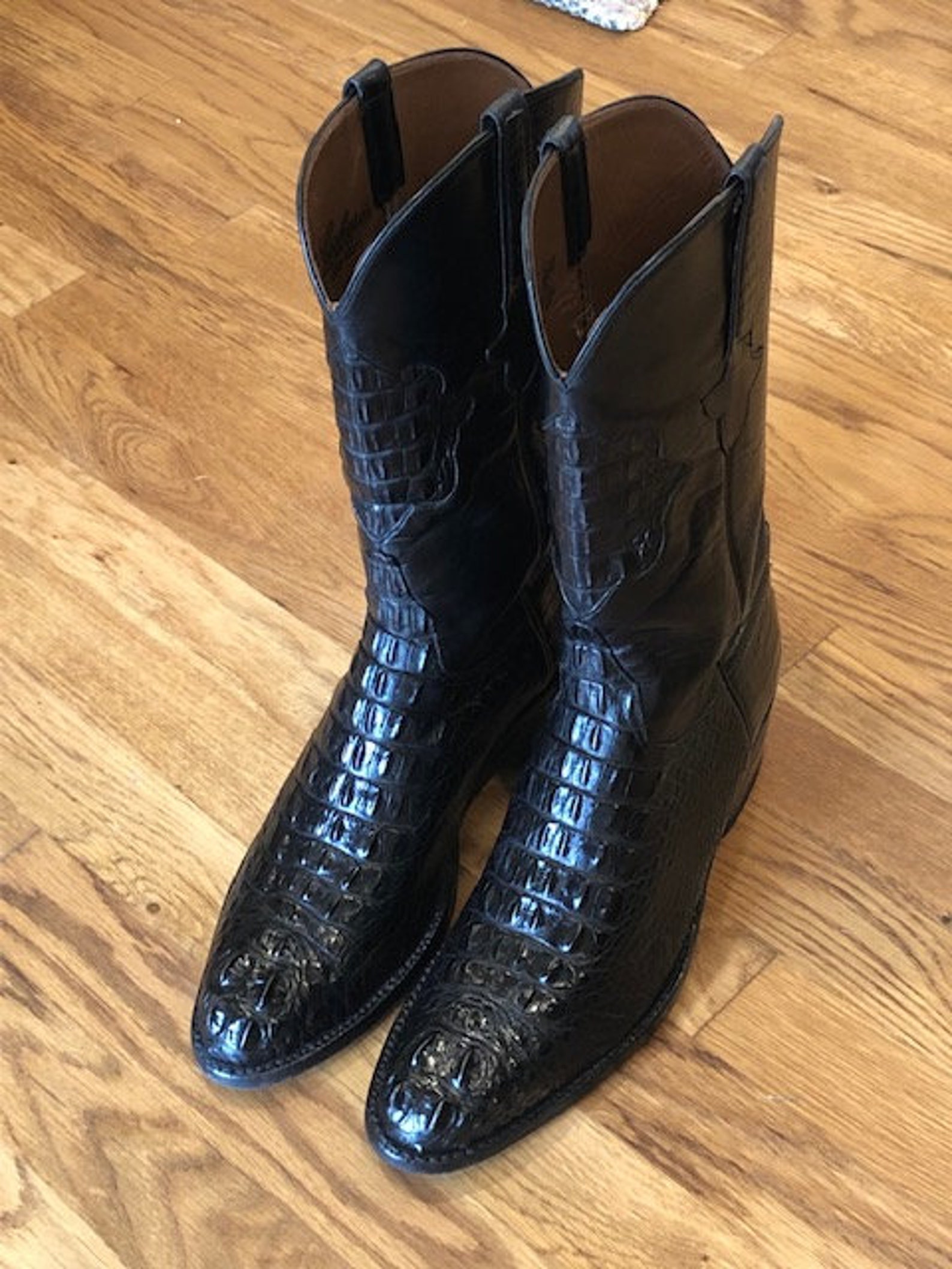 lucchese burke alligator
