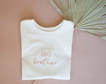 Camisa bordada de Gran Hermano, camiseta para niños pequeños, cuello redondo para niños pequeños, camiseta bordada personalizada para niños pequeños, camisa neutral para niños pequeños