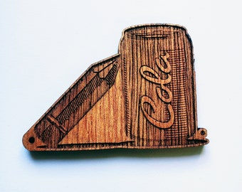 Llavero de madera de cola de lápiz