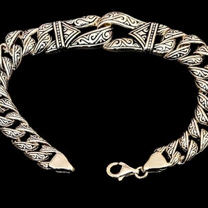 Attitude Statement Curb Chain - 18kt gold plaiting