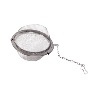 Puede incluir: Un infusor de té de plata con una bola de malla y una cadena con un gancho.