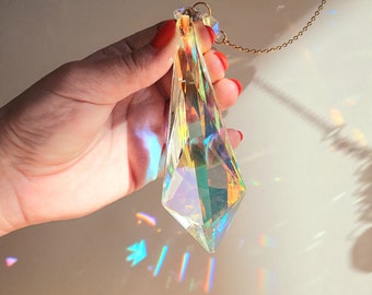 Aurora Borealis crystal solar prism - Good vibes only - Large XXL arrow-shaped suncatcher 120 mm - Rainbow decor