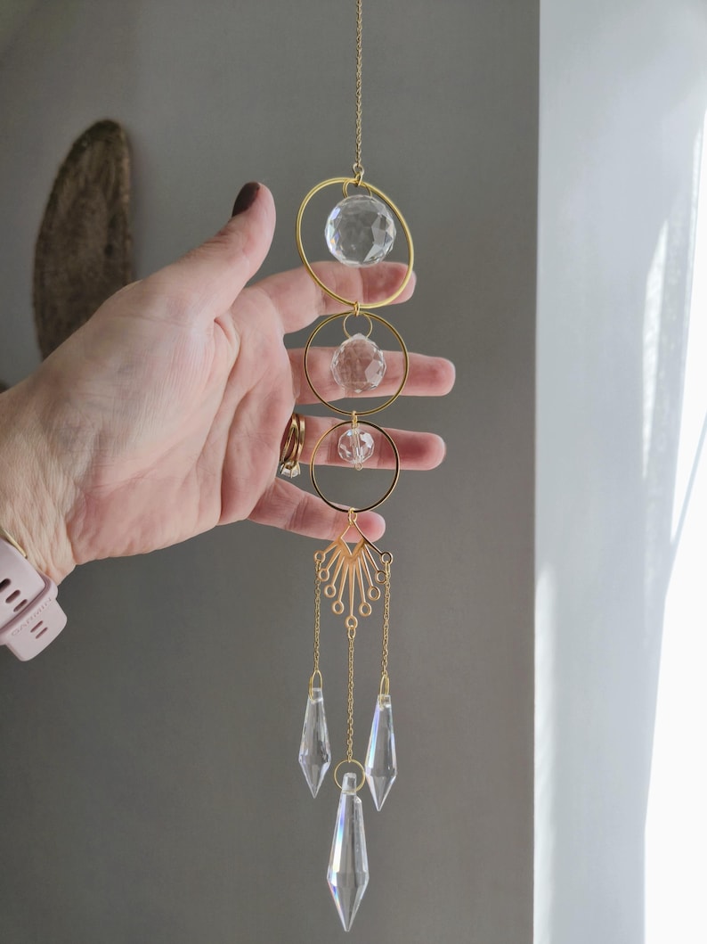personalized home decor, housewarming gift, cosy fall decor,  home favorites, fall hosting decor, christmas gifts, christmas gift for her, home decor, fall decoration,
fall deco,christmas ornaments, Crystal gift, suncather prism, Window Suncatcher, Window Decor, Crystal Prism Window, Crystal rainbow, Hanging Suncatcher,